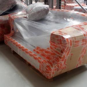 Упаковка и размещение диванов